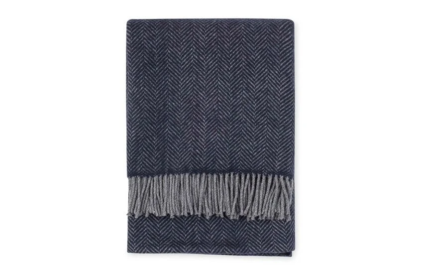 Merino & Cashmere Herringbone Throw Navy 136 X 180cm 3 Merino & Cashmere Herringbone Throw Navy 136 X 180cm - Image 3