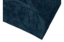 Linie Design Najlu Rug Petrol -Broste Copenhagen Shop e d ed 19283 petrol 8