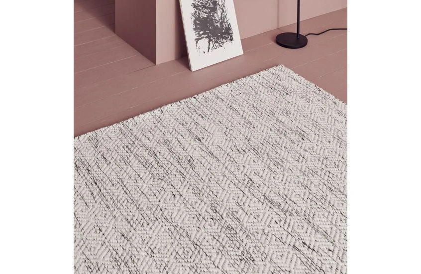 Linie Design Nyoko Rug White 3 Linie Design Nyoko Rug White - Image 3