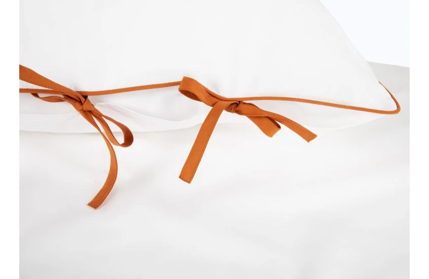 Organic Cotton Percale Cinnamon Piped Edge White Pillowcase 3 Organic Cotton Percale Cinnamon Piped Edge White Pillowcase - Image 3