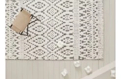 Linie Design Zelbio Rug White -Broste Copenhagen Shop z e zelbio white black linie lifestyle 2 1